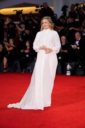 Bugonia Red Carpet - The 82nd Venice International Film Festival Alicia Silverstone attends the Bugonia red carpet during the 82nd Venice International Film Festival on August 28, 2025 in Venice, Italy. Venice Italy  Copyright: xDanielexCifalÃ x originalFilename: cifala-notitle250828_npras.jpg