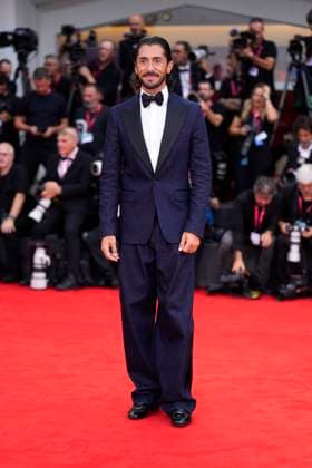 Bugonia Red Carpet - The 82nd Venice International Film Festival Luca Gervasi attends the Bugonia red carpet during the 82nd Venice International Film Festival on August 28, 2025 in Venice, Italy. Venice Italy  Copyright: xDanielexCifalÃ x originalFilename: cifala-notitle250828_npShE.jpg