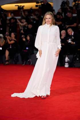 Bugonia Red Carpet - The 82nd Venice International Film Festival Alicia Silverstone attends the Bugonia red carpet during the 82nd Venice International Film Festival on August 28, 2025 in Venice, Italy. Venice Italy  Copyright: xDanielexCifalÃ x originalFilename: cifala-notitle250828_npxxF.jpg
