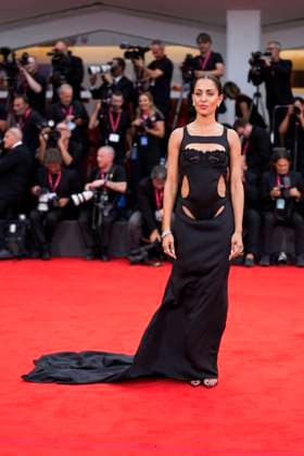 Bugonia Red Carpet - The 82nd Venice International Film Festival Hiba Abouk attends the Bugonia red carpet during the 82nd Venice International Film Festival on August 28, 2025 in Venice, Italy. Venice Italy  Copyright: xDanielexCifalÃ x originalFilename: cifala-notitle250828_npZ7C.jpg