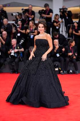 Bugonia Red Carpet - The 82nd Venice International Film Festival Nojoud Alrumaihi attends the Bugonia red carpet during the 82nd Venice International Film Festival on August 28, 2025 in Venice, Italy. Venice Italy  Copyright: xDanielexCifalÃ x originalFilename: cifala-notitle250828_np9uJ.jpg