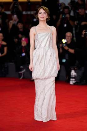 Bugonia Red Carpet - The 82nd Venice International Film Festival Emma Stone attends the Bugonia red carpet during the 82nd Venice International Film Festival on August 28, 2025 in Venice, Italy. Venice Italy  Copyright: xDanielexCifalÃ x originalFilename: cifala-notitle250828_npopV.jpg