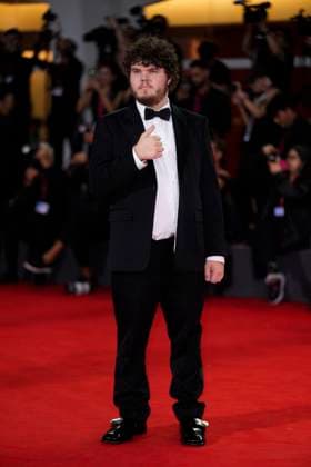 Bugonia Red Carpet - The 82nd Venice International Film Festival Aidan Delbis attends the Bugonia red carpet during the 82nd Venice International Film Festival on August 28, 2025 in Venice, Italy. Venice Italy  Copyright: xDanielexCifalÃ x originalFilename: cifala-notitle250828_npNXW.jpg