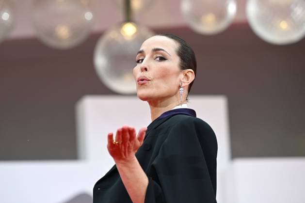 82nd International Film Festival: Red Carpet Screening for Bugonia Venice Biennale, 82nd Venice International Film Festival, red carpet for the film Bugonia.In the photo Noomi Rapace, Credit:Maria Laura Antonelli Avalon Italy, Venice  Copyright: xMariaxLauraxAntonellix xAvalonx 1032112001
