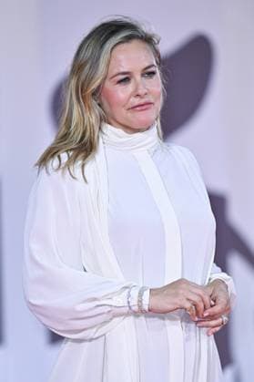 Venice Bugonia Premiere AM Alicia Silverstone attending the Bugonia Premiere as part of the 82nd Venice International Film Festival at the Lido in Venice, Italy on August 28, 2025. Photo by Aurore Marechal ABACAPRESS.COM Venice Italy  Copyright: xMarechalxAurore ABACAx