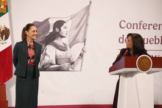 Mexico™s President Claudia Sheinbaum Holds Briefing Mexican President Claudia Sheinbaum Pardo is seen behind while Governor of Tlaxcala, Lorena Cuellar Cisneros speak about the construction of the Wellbeing Center in Tlaxcala, during a press conference at the National Palace. on August 28, 2025, in Mexico City, Mexico. (Photo by Luis Barron Eyepix Group) Copyright: xLuisxBarronx xEyepixxGroupx LB_28082025_166702
