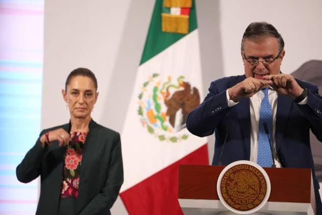 Mexico™s President Claudia Sheinbaum Holds Briefing Mexican President Claudia Sheinbaum Pardo is seen behind while Mexico s Economic Minister, Marcelo Ebrard Casaubon speak about the construction of the Wellbeing Center in Tlaxcala, during a press conference at the National Palace. on August 28, 2025, in Mexico City, Mexico. (Photo by Luis Barron Eyepix Group) Copyright: xLuisxBarronx xEyepixxGroupx LB_28082025_166706
