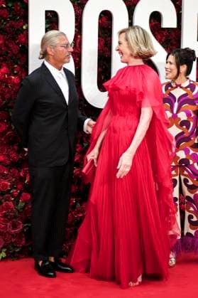 Allison Janney mit Gast bei der Premiere des Kinofilms The Roses Die Rosenschlacht im Odeon Luxe Leicester Square. London, 28.08.2025