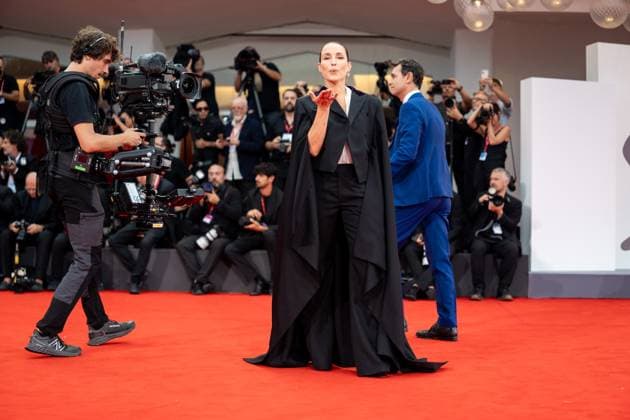 Bugonia Red Carpet - The 82nd Venice International Film Festival Noomi Rapace attends the Bugonia red carpet during the 82nd Venice International Film Festival in Venice, Italy, on August 28, 2025. Venice Italy  Copyright: xLucaxCarlinox originalFilename: carlino-notitle250828_npia3.jpg