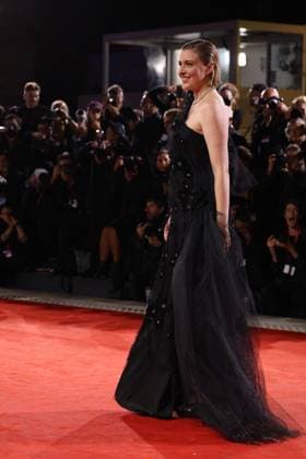 Jay Kelly Red Carpet - The 82nd Venice International Film Festival Greta Gerwig VENICE, ITALY - AUGUST 28: Jay Kelly red carpet during the 82nd Venice International Film Festival on August 28, 2025 in Venice, Italy. CAP GOL GOL Venice Italy Copyright: xRickxGold CapitalxPicturesx