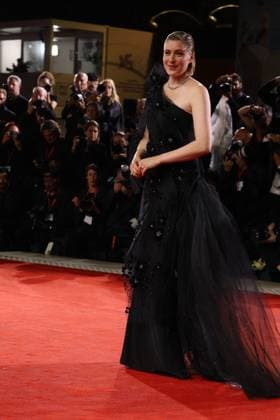 Jay Kelly Red Carpet - The 82nd Venice International Film Festival Greta Gerwig VENICE, ITALY - AUGUST 28: Jay Kelly red carpet during the 82nd Venice International Film Festival on August 28, 2025 in Venice, Italy. CAP GOL GOL Venice Italy Copyright: xRickxGold CapitalxPicturesx