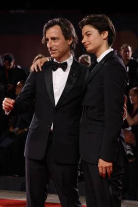 Jay Kelly Red Carpet - The 82nd Venice International Film Festival Noah Baumbach and Rohmer Baumbach VENICE, ITALY - AUGUST 28: Jay Kelly red carpet during the 82nd Venice International Film Festival on August 28, 2025 in Venice, Italy. CAP GOL GOL Venice Italy Copyright: xRickxGold CapitalxPicturesx