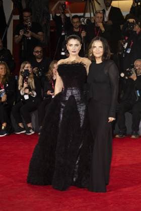 Jay Kelly Red Carpet - The 82nd Venice International Film Festival VENICE, ITALY - AUGUST 28: (L-R) Irish actress Eve Hewson and Ali Hewson attend the Jay Kelly red carpet during the 82nd Venice International Film Festival on August 28, 2025 in Venice, Italy. Prima Barol Anadolu Venice Italy. Editorial use only. Please get in touch for any other usage.  Copyright: x2025xAnadoluxPrimaxBarolx