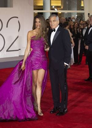 Jay Kelly Red Carpet - The 82nd Venice International Film Festival VENICE, ITALY - AUGUST 28: Amal Clooney and George Clooney attend the Jay Kelly red carpet during the 82nd Venice International Film Festival on August 28, 2025 in Venice, Italy. Prima Barol Anadolu Venice Italy. Editorial use only. Please get in touch for any other usage.  Copyright: x2025xAnadoluxPrimaxBarolx