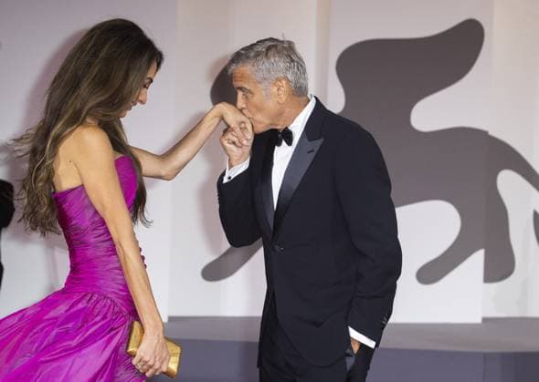 Jay Kelly Red Carpet - The 82nd Venice International Film Festival VENICE, ITALY - AUGUST 28: Amal Clooney and George Clooney attend the Jay Kelly red carpet during the 82nd Venice International Film Festival on August 28, 2025 in Venice, Italy. Prima Barol Anadolu Venice Italy. Editorial use only. Please get in touch for any other usage.  Copyright: x2025xAnadoluxPrimaxBarolx