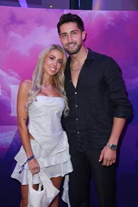 Lorik Bunjaku mit Freundin Denise Hersing beim Premieren-Event von THE POWER by Joyn auf dem Alice Rooftop & Garden in Berlin am 28.08.2025