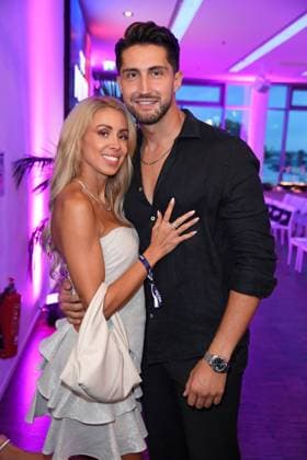 Lorik Bunjaku mit Freundin Denise Hersing beim Premieren-Event von THE POWER by Joyn auf dem Alice Rooftop & Garden in Berlin am 28.08.2025