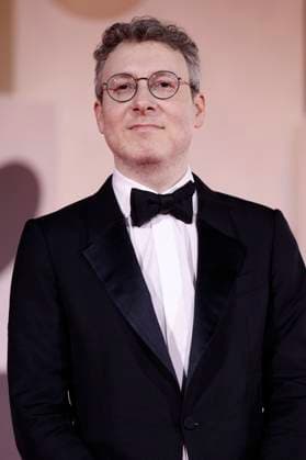 Nicholas Britell bei der Premiere des Kinofilms Jay Kelly auf der Biennale di Venezia 2025 82. Internationale Filmfestspiele von Venedig im Palazzo del Cinema. Venedig, 28.08.2025