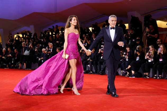 George Clooney mit Ehefrau Amal Alamuddin Clooney bei der Premiere des Kinofilms Jay Kelly auf der Biennale di Venezia 2025 82. Internationale Filmfestspiele von Venedig im Palazzo del Cinema. Venedig, 28.08.2025