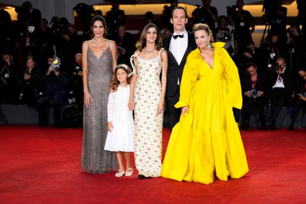 Jay Kelly red carpet at the 82nd Venice International Film Festival in Venice Lido - 28 Aug 2025 Eva Robin s, Marco Bonadei, Benedetta Porcaroli, Lucrezia Guglielmino and Carolina Cavalli attend the Jay Kelly red carpet during the 82nd Venice International Film Festival. Venice Lido Italy Copyright: xDanielexCifalax xSOPAxImagesx _CIF4279