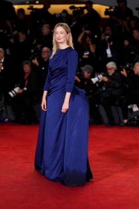 Jay Kelly red carpet at the 82nd Venice International Film Festival in Venice Lido - 28 Aug 2025 Alba Rohrwacher attends the Jay Kelly red carpet during the 82nd Venice International Film Festival. Venice Lido Italy Copyright: xDanielexCifalax xSOPAxImagesx _CIF4479