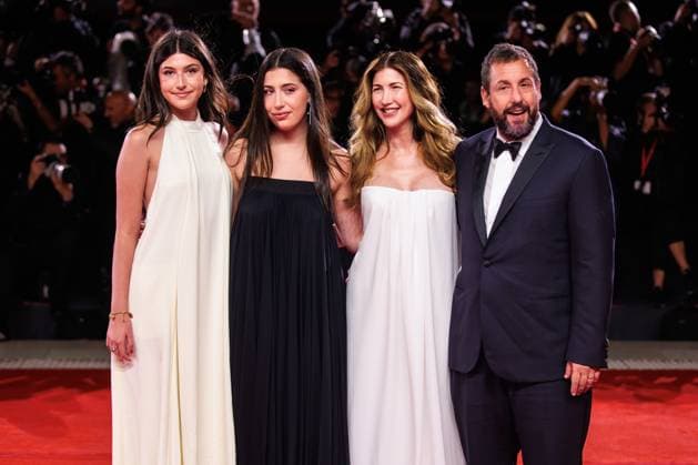 Red carpet of the film Jay Kelly at the 82nd Venice Film Festival in Venice - 28 Aug 2025 Sunny Madeline Sandler, Madison Sandler, Jackie Sandler and Adam Sandler attend the red carpet of the film Jay Kelly at the Palazzo del Cinema during the 82nd Venice Film Festival. Venice Italy Copyright: xMarcoxBaradax xSOPAxImagesx MBARADA_0012