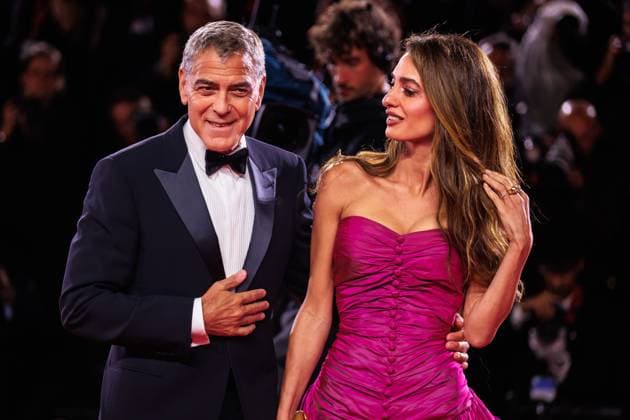 Red carpet of the film Jay Kelly at the 82nd Venice Film Festival in Venice - 28 Aug 2025 George Clooney and Amal Clooney attend the red carpet of the film Jay Kelly at the Palazzo del Cinema during the 82nd Venice Film Festival. Venice Italy Copyright: xMarcoxBaradax xSOPAxImagesx MBARADA_0004