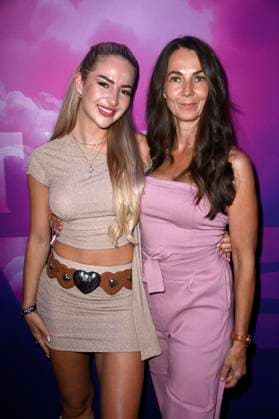 Emma Fernlund und Julia Bimbaum bei der Premiere der Reality-Show The Power im Alice Rooftop & Garden. Berlin, 28.08.2025