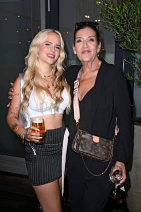 Gina Beckmann und Katy Karrenbauer bei der Premiere der Reality-Show The Power im Alice Rooftop & Garden. Berlin, 28.08.2025