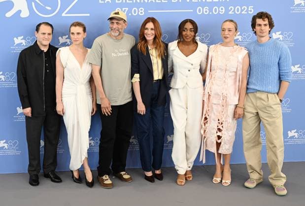 Italian director Luca Guadagnino, American actresses Nora Garrett, Julia Roberts, Chloe Sevigny, Ayo Edebiri, actor Michael Stuhlbarg and British actor Andrew Garfield attend a photo call for After The Hunt at the 82nd Venice Film Festival in Venice, Italy on Friday, August 29, 2025.  VEN20250829104 RUNExHELLESTAD