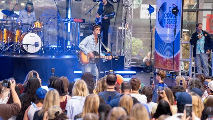 Role model performs live on today show at rockefeller plaza (new) role model performs live on today show at rockefeller plaza. August 29,2025, rockefeller plaza, new york, usa: singer-songwriter tucker pillsbury, known as role model, lit up rockefeller plaza this morning on the today show stage. The rising artist continues to build momentum following the release of his latest project kansas anymore and the viral success of his hit sally, when the wine runs out. credit: jorge estrellado thenews2 (Foto: Jorge Estrellado Thenews2 imago images) Role model performs live on today show at rockefeller plaza  Copyright: xjustjojox