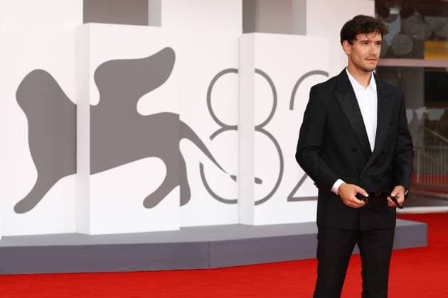 August 29, 2025, Venice, Veneto, Italy: ZORAN BOUKHERMA on the red carpet for the A Pied d Oeuvre Premiere screening at the 82nd Venice Film Festival at the Venice Lido, Italy. Venice Italy - ZUMAc179 20250829_zep_c179_107 Copyright: xMickaelxChavetx