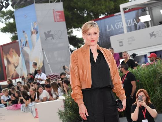 Venice, 82nd Venice International Film Festival 2025 - evening 3 - red carpet for the film A Pied D Oeuvre In the photo: Valerie Donzelli  Copyright: xAlbertoxTerenghix xipa-agency.netx xPoolxPhotoxEventsx06x IPA_Agency_IPA63580919