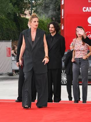 Venice, Italy: Venice, 82nd Venice International Film Festival 2025 - evening 3 - red carpet for the film A Pied D Oeuvre In the photo Agathe Riedinger Venice Italy  - ZUMAp169 20250829_zea_p169_594 Copyright: xAlbertoxTerenghix