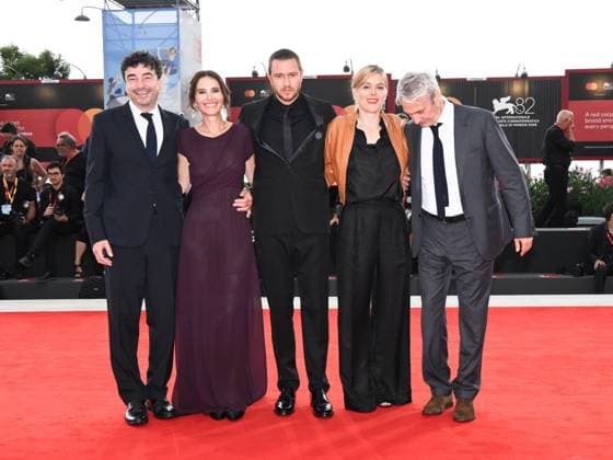 Venice, Italy: Venice, 82nd Venice International Film Festival 2025 - evening 3 - red carpet of the film A Pied D Oeuvre In the photo Franck Courtes, Virginie Ledoyen, Valerie Donzelli, Bastien Bouillon, Venice Italy  - ZUMAp169 20250829_zea_p169_627 Copyright: xAlbertoxTerenghix