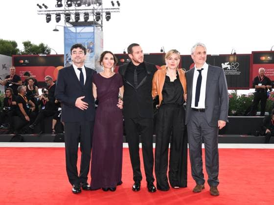 Venice, Italy: Venice, 82nd Venice International Film Festival 2025 - evening 3 - red carpet of the film A Pied D Oeuvre In the photo Franck Courtes, Virginie Ledoyen, Valerie Donzelli, Bastien Bouillon, Venice Italy  - ZUMAp169 20250829_zea_p169_628 Copyright: xAlbertoxTerenghix