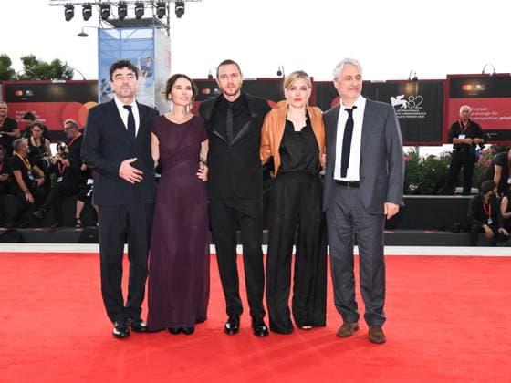 Venice, Italy: Venice, 82nd Venice International Film Festival 2025 - evening 3 - red carpet of the film A Pied D Oeuvre In the photo Franck Courtes, Virginie Ledoyen, Valerie Donzelli, Bastien Bouillon, Venice Italy  - ZUMAp169 20250829_zea_p169_629 Copyright: xAlbertoxTerenghix