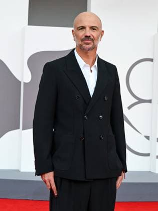 Venice, 82nd Venice International Film Festival 2025 - Evening 3 - Red Carpet for the film A Pied D Oeuvre - Pictured: Julien Colonna  Copyright: xManuelexMangiarottix xipa-agency.netx xPoolxPhotoxEventsx06x IPA_Agency_IPA63581521