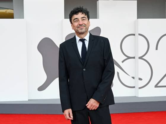 Venice, 82nd Venice International Film Festival 2025 - Evening 3 - Red Carpet for the film A Pied D Oeuvre - Pictured: Franck Courtès  Copyright: xManuelexMangiarottix xipa-agency.netx xPoolxPhotoxEventsx06x IPA_Agency_IPA63581523