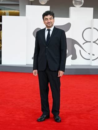 Venice, 82nd Venice International Film Festival 2025 - Evening 3 - Red Carpet for the film A Pied D Oeuvre - Pictured: Franck Courtès  Copyright: xManuelexMangiarottix xipa-agency.netx xPoolxPhotoxEventsx06x IPA_Agency_IPA63581592