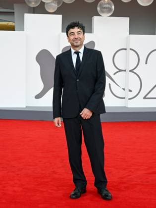 Venice, 82nd Venice International Film Festival 2025 - Evening 3 - Red Carpet for the film A Pied D Oeuvre - Pictured: Franck Courtès  Copyright: xManuelexMangiarottix xipa-agency.netx xPoolxPhotoxEventsx06x IPA_Agency_IPA63581600