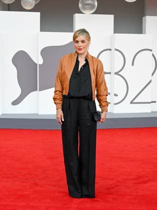 Venice, 82nd Venice International Film Festival 2025 - Evening 3 - Red Carpet for the film A Pied D Oeuvre - Pictured: Valérie Donzelli  Copyright: xManuelexMangiarottix xipa-agency.netx xPoolxPhotoxEventsx06x IPA_Agency_IPA63581609