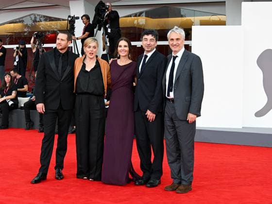 Venice, 82nd Venice International Film Festival 2025 - evening 3 - red carpet for the film A Pied D Oeuvre - Pictured: Bastien Bouillon, Valérie Donzelli, Virginie Ledoyen, Franck Courtès, Alain Goldman  Copyright: xManuelexMangiarottix xipa-agency.netx xPoolxPhotoxEventsx06x IPA_Agency_IPA63581665