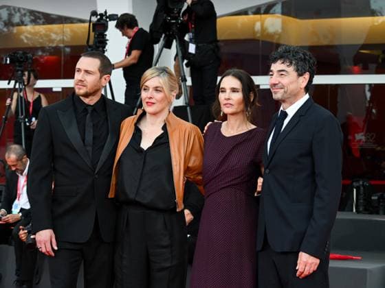 Venice, 82nd Venice International Film Festival 2025 - evening 3 - red carpet of the film A Pied D Oeuvre - In the photo: Bastien Bouillon, Valérie Donzelli, Virginie Ledoyen, Franck Courtès,  Copyright: xManuelexMangiarottix xipa-agency.netx xPoolxPhotoxEventsx06x IPA_Agency_IPA63581671