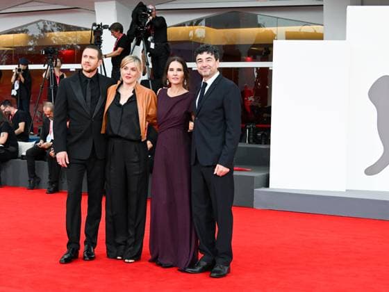 Venice, 82nd Venice International Film Festival 2025 - evening 3 - red carpet of the film A Pied D Oeuvre - In the photo: Bastien Bouillon, Valérie Donzelli, Virginie Ledoyen, Franck Courtès,  Copyright: xManuelexMangiarottix xipa-agency.netx xPoolxPhotoxEventsx06x IPA_Agency_IPA63581680