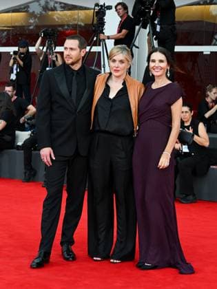 Venice, 82nd Venice International Film Festival 2025 - evening 3 - red carpet of the film A Pied D Oeuvre - In the photo: Bastien Bouillon, Valérie Donzelli, Virginie Ledoyen,  Copyright: xManuelexMangiarottix xipa-agency.netx xPoolxPhotoxEventsx06x IPA_Agency_IPA63581715
