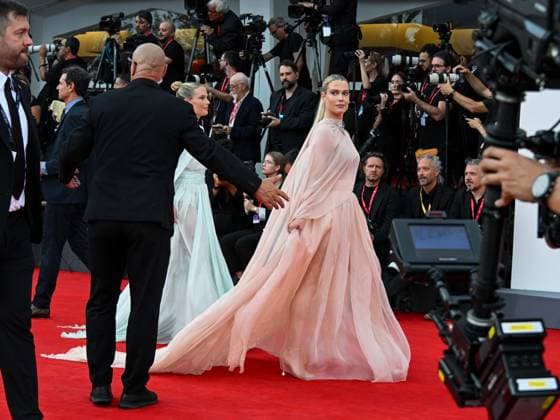 Venice, 82nd Venice International Film Festival 2025 - evening 3 - red carpet of the film After The Hunt - Pictured: Lady Amelia and Eliza Spencer  Copyright: xManuelexMangiarottix xipa-agency.netx xPoolxPhotoxEventsx06x IPA_Agency_IPA63582274