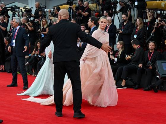 Venice, 82nd Venice International Film Festival 2025 - evening 3 - red carpet of the film After The Hunt - Pictured: Lady Amelia and Eliza Spencer  Copyright: xManuelexMangiarottix xipa-agency.netx xPoolxPhotoxEventsx06x IPA_Agency_IPA63582285