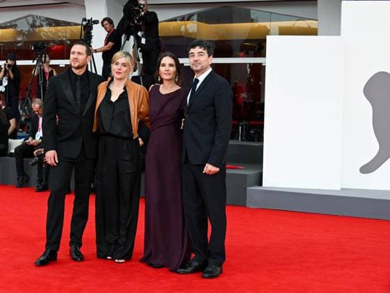 Venice, ITALY: Venice, 82nd Venice International Film Festival 2025 - evening 3 - red carpet of the film A Pied D Oeuvre - In the photo: Bastien Bouillon, ValÃ rie Donzelli, Virginie Ledoyen, Franck Courtes, Venice ITALY  - ZUMAp169 20250829_zea_p169_746 Copyright: xManuelexMangiarottix