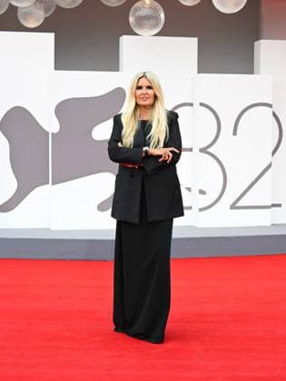 Venice, Italy: Venice, 82nd Venice International Film Festival 2025 - Evening 3 - The red carpet for the film After The Hunt. Pictured: Tiziana Rocca Venice Italy  - ZUMAp169 20250829_zea_p169_770 Copyright: xManuelexMangiarottix
